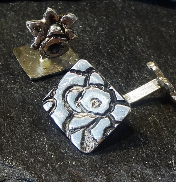 CENIN PEDR DAFFODIL CUFFLINKS